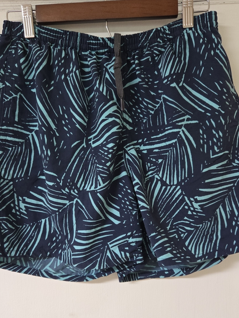 Patagonia Baggies Style 57021 Rain Fern Reverse Men's Shorts Medium